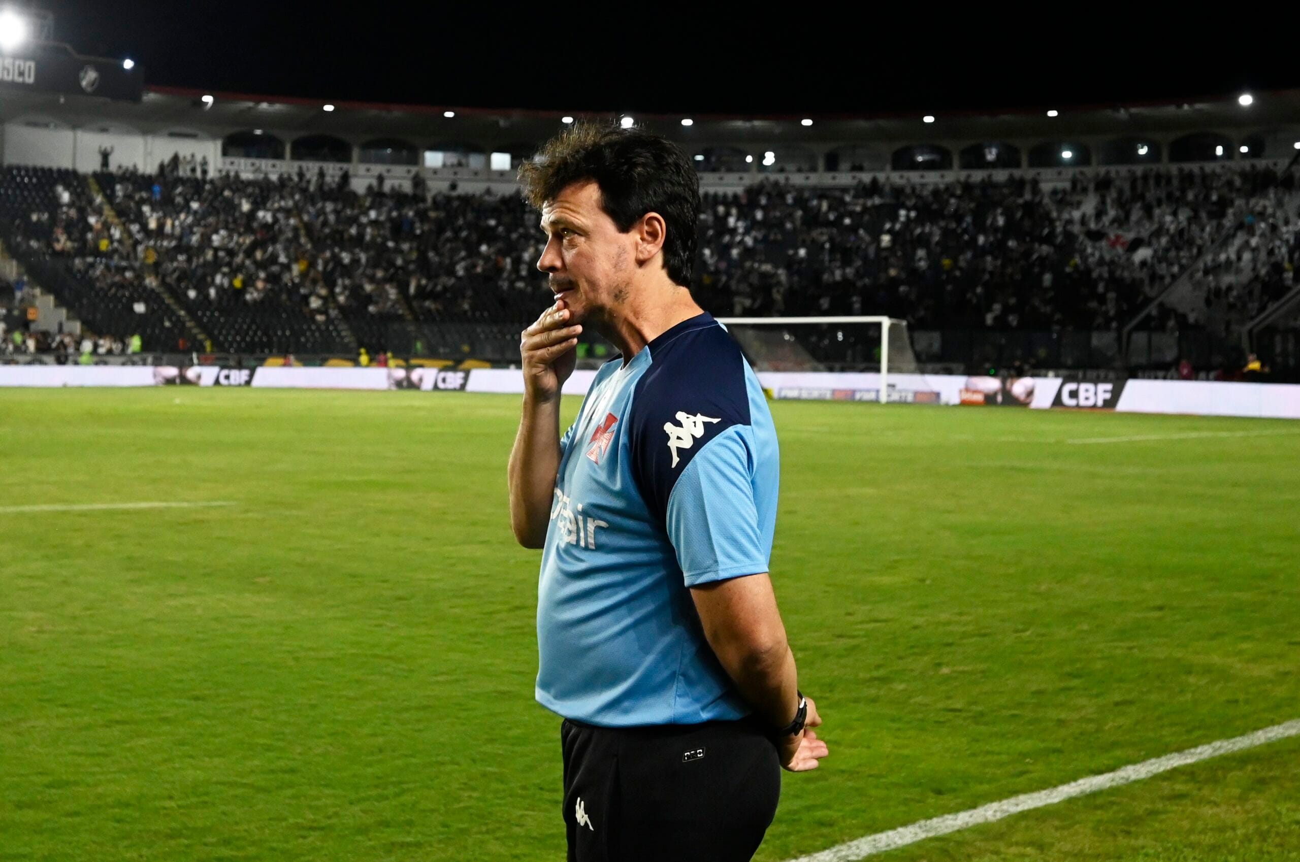 Da irritação com Loide à aflição nos pênaltis: veja as reações de Diniz na classificação do Vasco 3 20 scaled