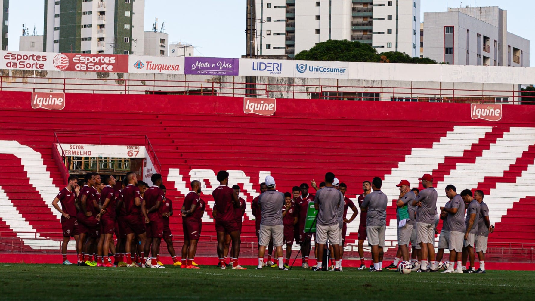 Após goleada, Hélio diz que Náutico tem "o direito de sonhar" com classificação sobre São Paulo 10 54429232028 4f096a124b o fotor 202504061443