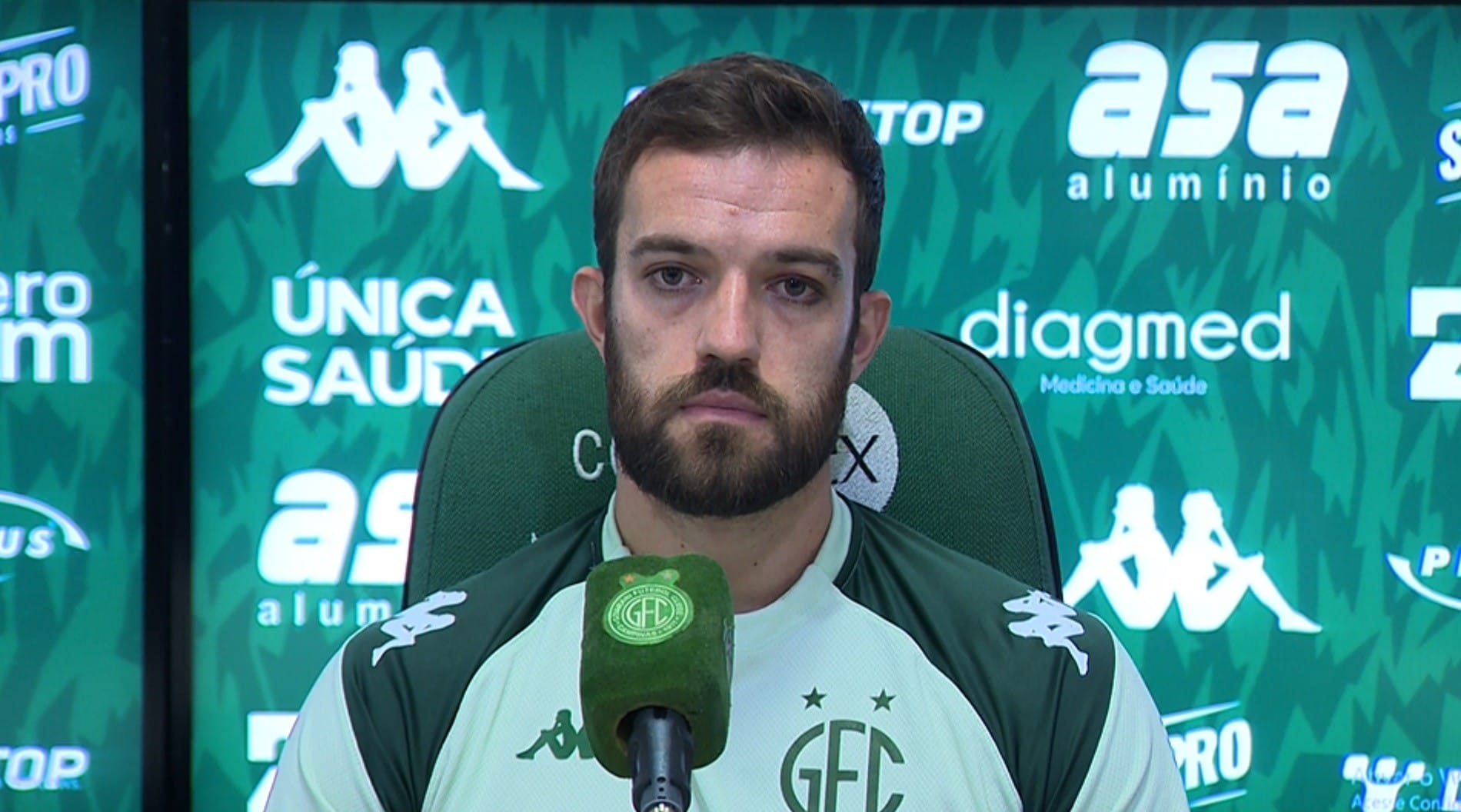 Zagueiro admite "estresse" com atual momento do Guarani e estabelece metas para a Série C 4 coltro