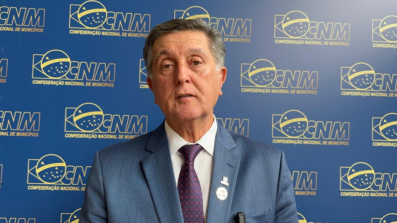 Mais de 130 prefeitos de SC partem para Brasília; entenda as reivindicações dos municípios 8 topazio na marcha